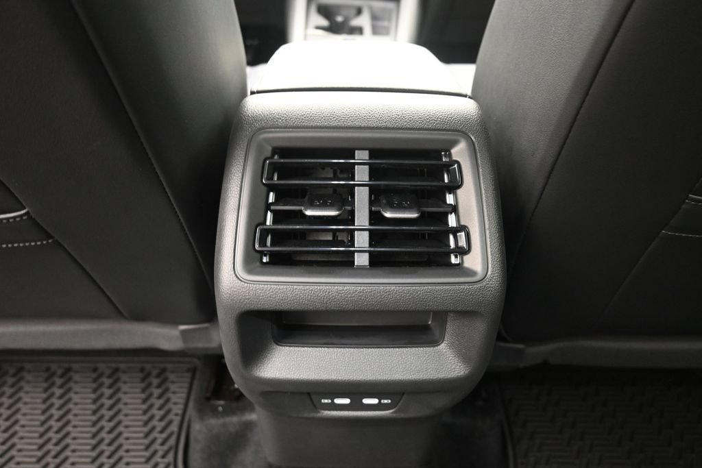 New 2026 Volkswagen Tiguan SE FWD image 22
