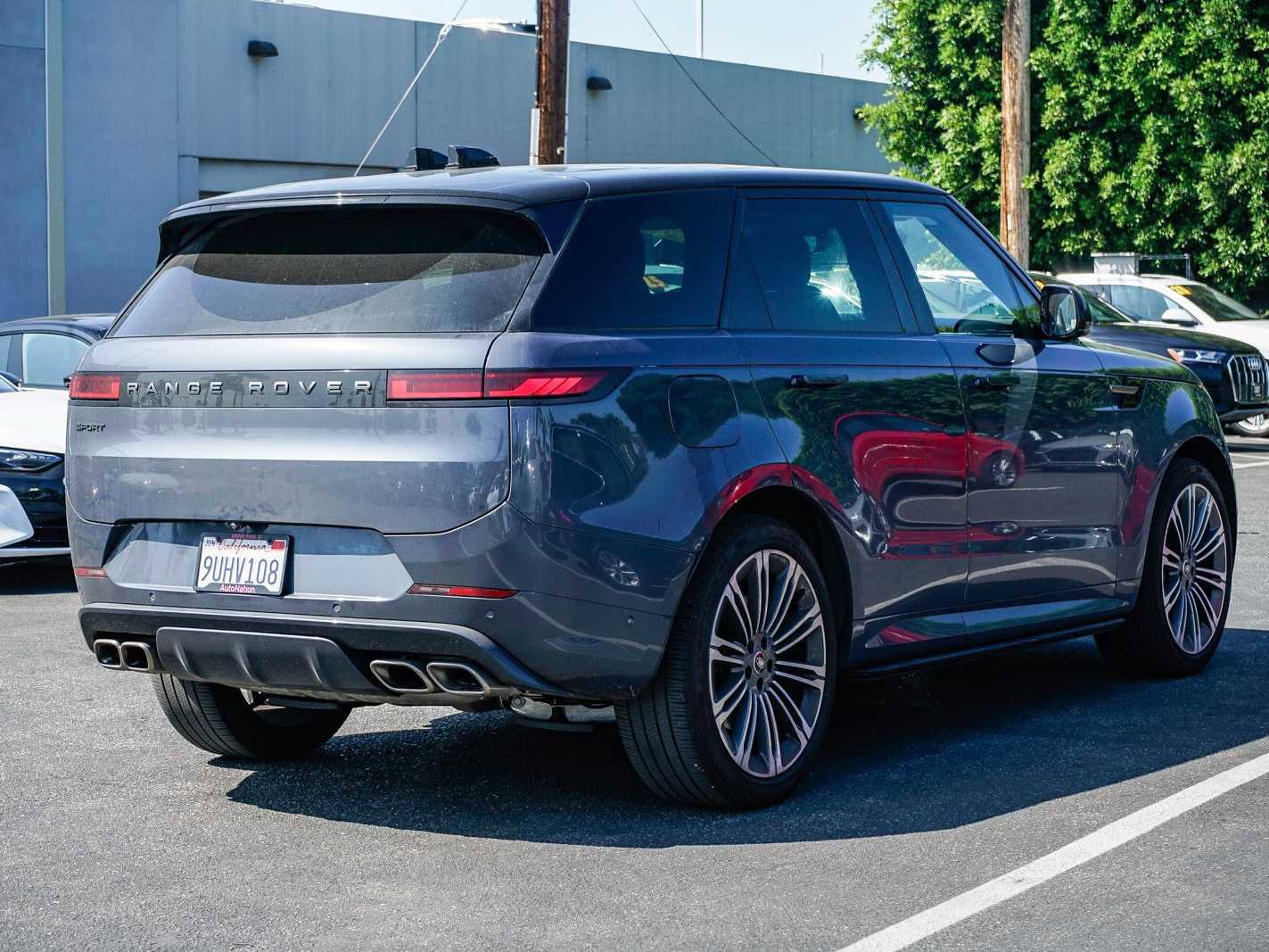 Used 2025 Land Rover Range Rover Sport Dynamic SE image 4
