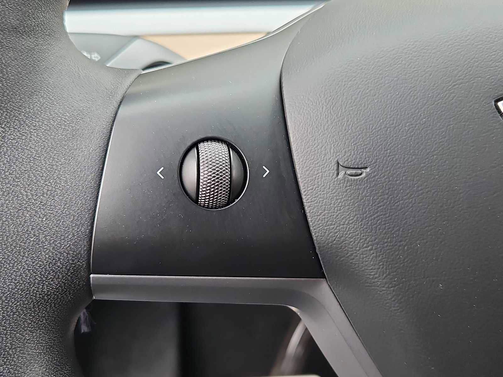 Used 2023 Tesla Model Y Performance image 21