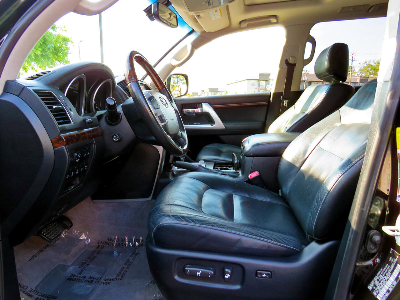 Used 2015 Toyota Land Cruiser image 13