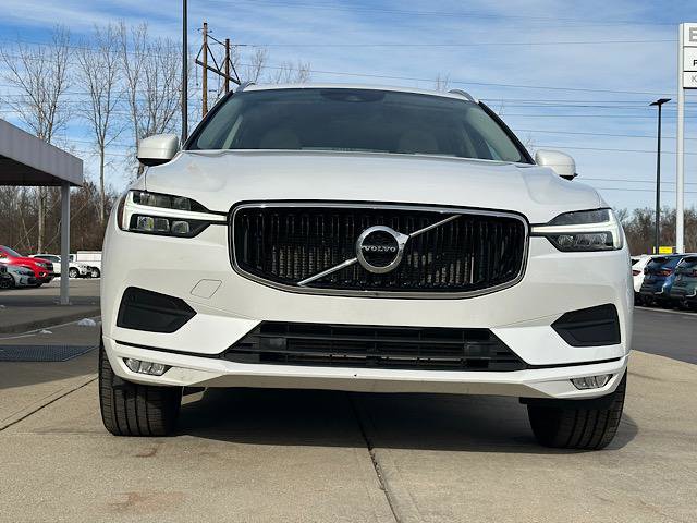 Used 2021 Volvo XC60 T5 Momentum w/ Premium Package image 2