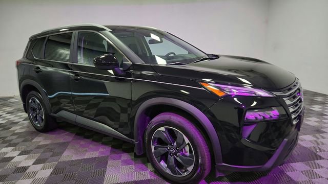 Used 2024 Nissan Rogue SV w/ SV Premium Package image 26