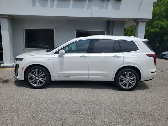 Used 2025 Cadillac XT6 Premium Luxury AWD/4WD image 13