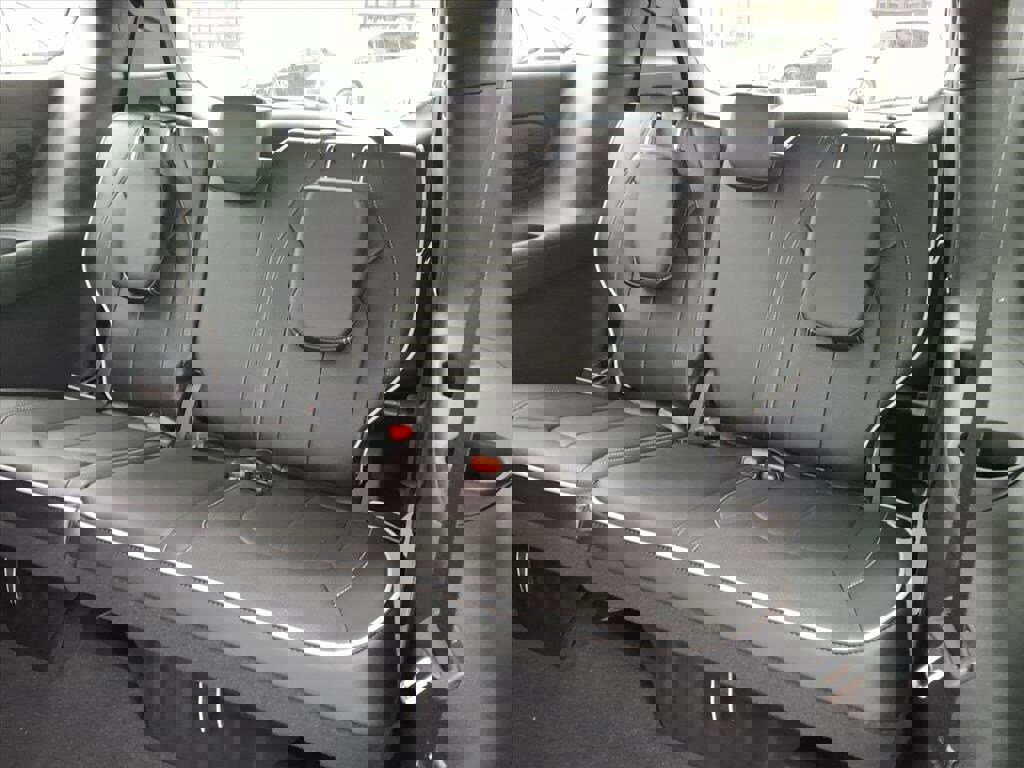 New 2026 Chrysler Pacifica Limited w/ S Appearance Package image 7