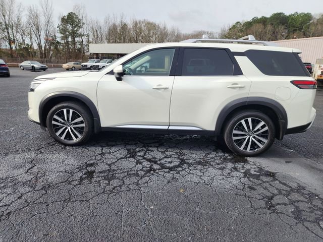 Used 2024 Nissan Pathfinder Platinum w/ Cargo Package image 2