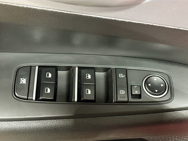 Used 2023 Kia Forte LXS image 17