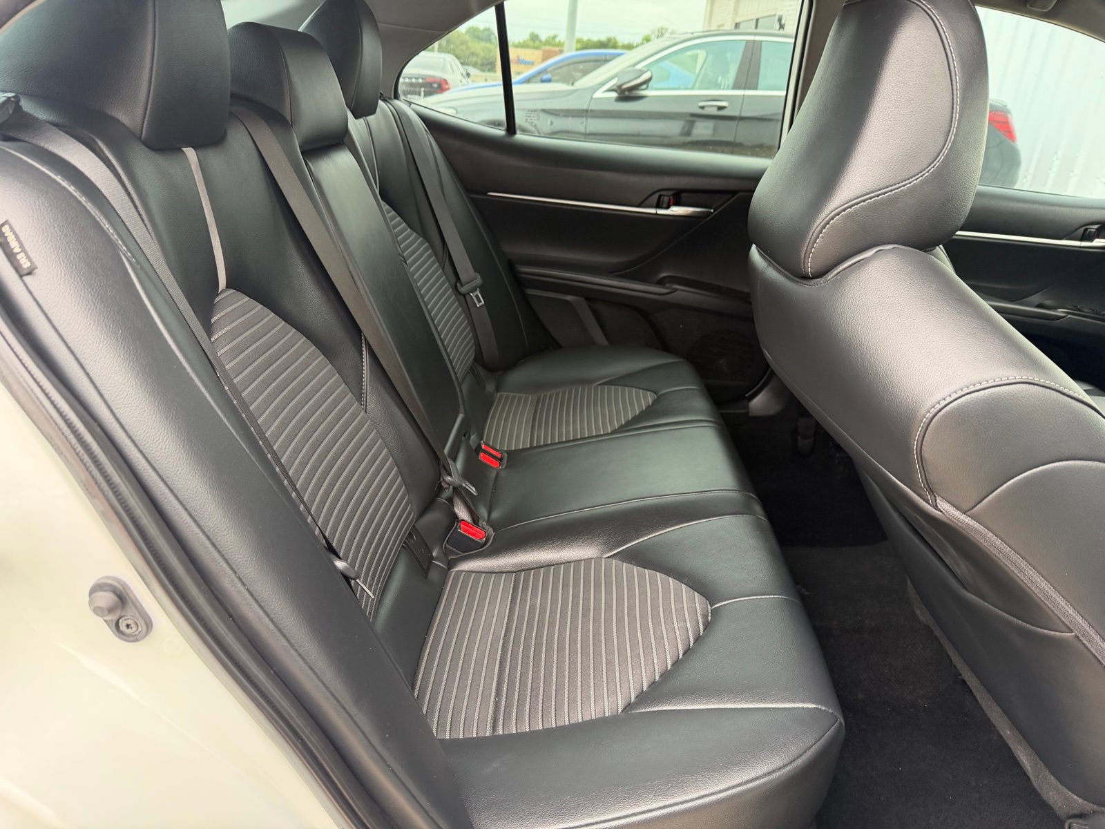 Used 2022 Toyota Camry SE FWD image 23