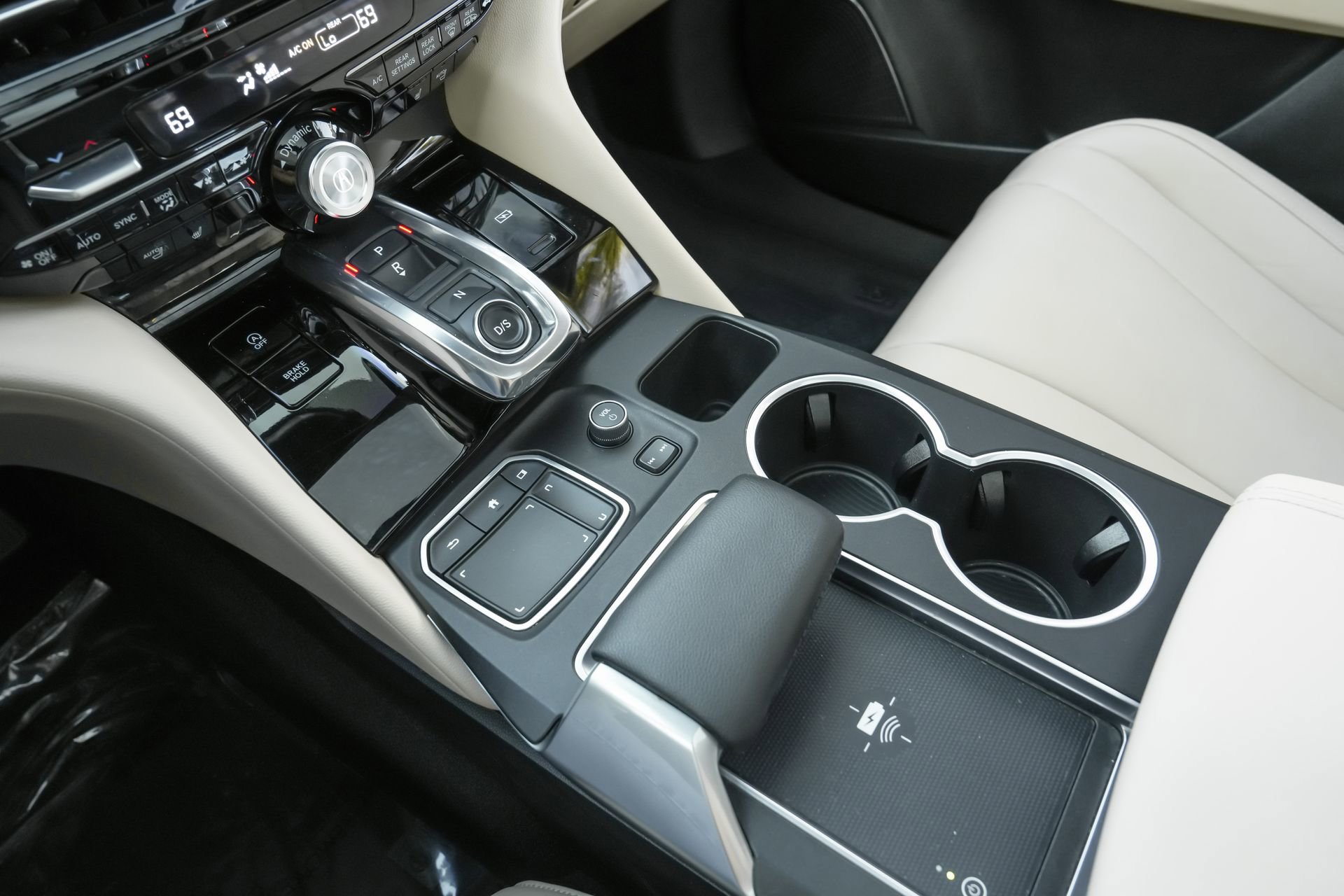 Used 2022 Acura MDX FWD image 11