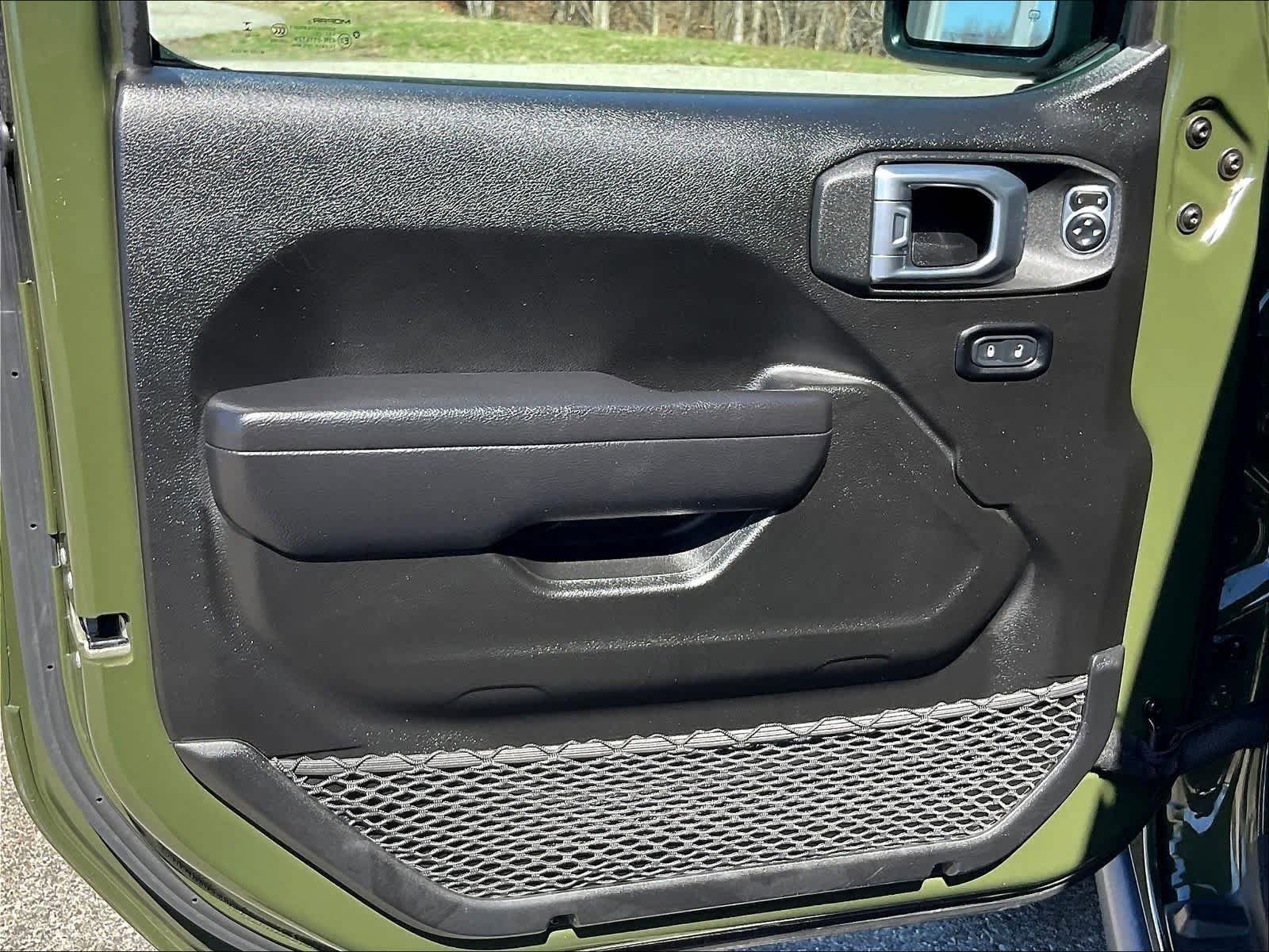 Used 2023 Jeep Wrangler Unlimited w/ Cold Weather Group AWD/4WD image 9