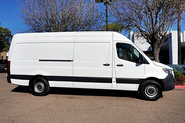 Used 2024 Mercedes-Benz Sprinter 2500 image 7