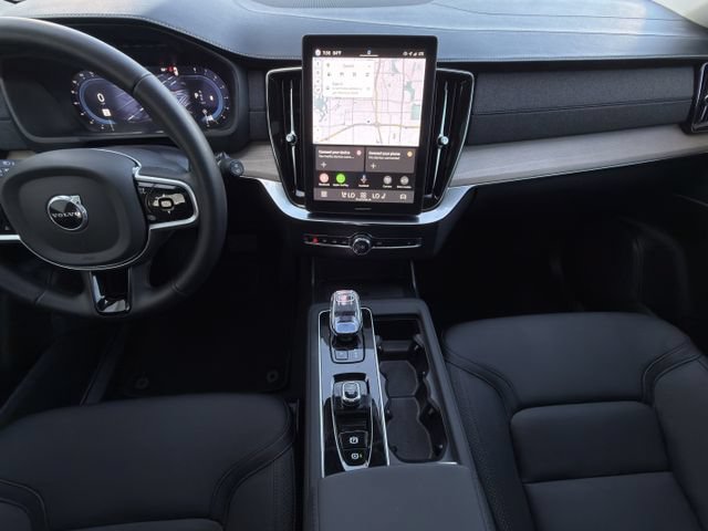 Used 2025 Volvo XC90 B6 Plus AWD/4WD image 17