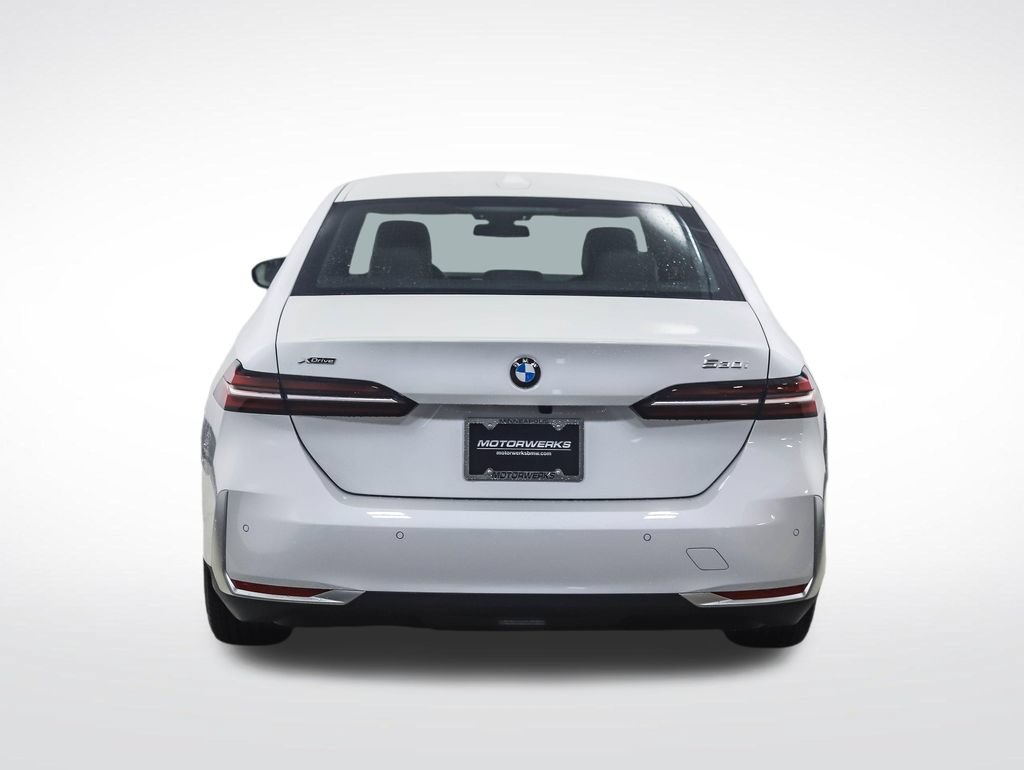 Used 2026 BMW 530i xDrive AWD/4WD image 4