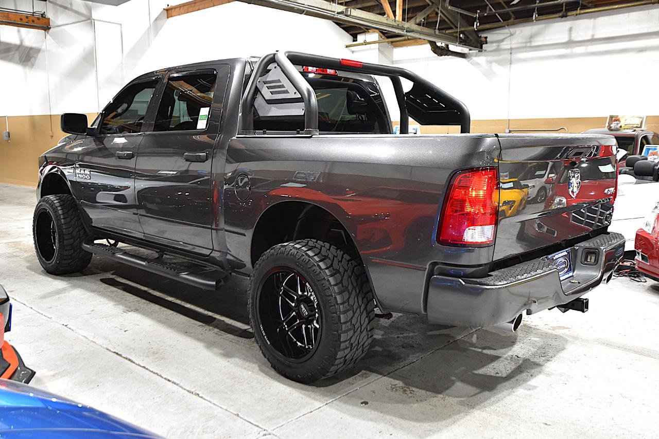 Used 2017 RAM 1500 Express w/ Express Value Package AWD/4WD image 13