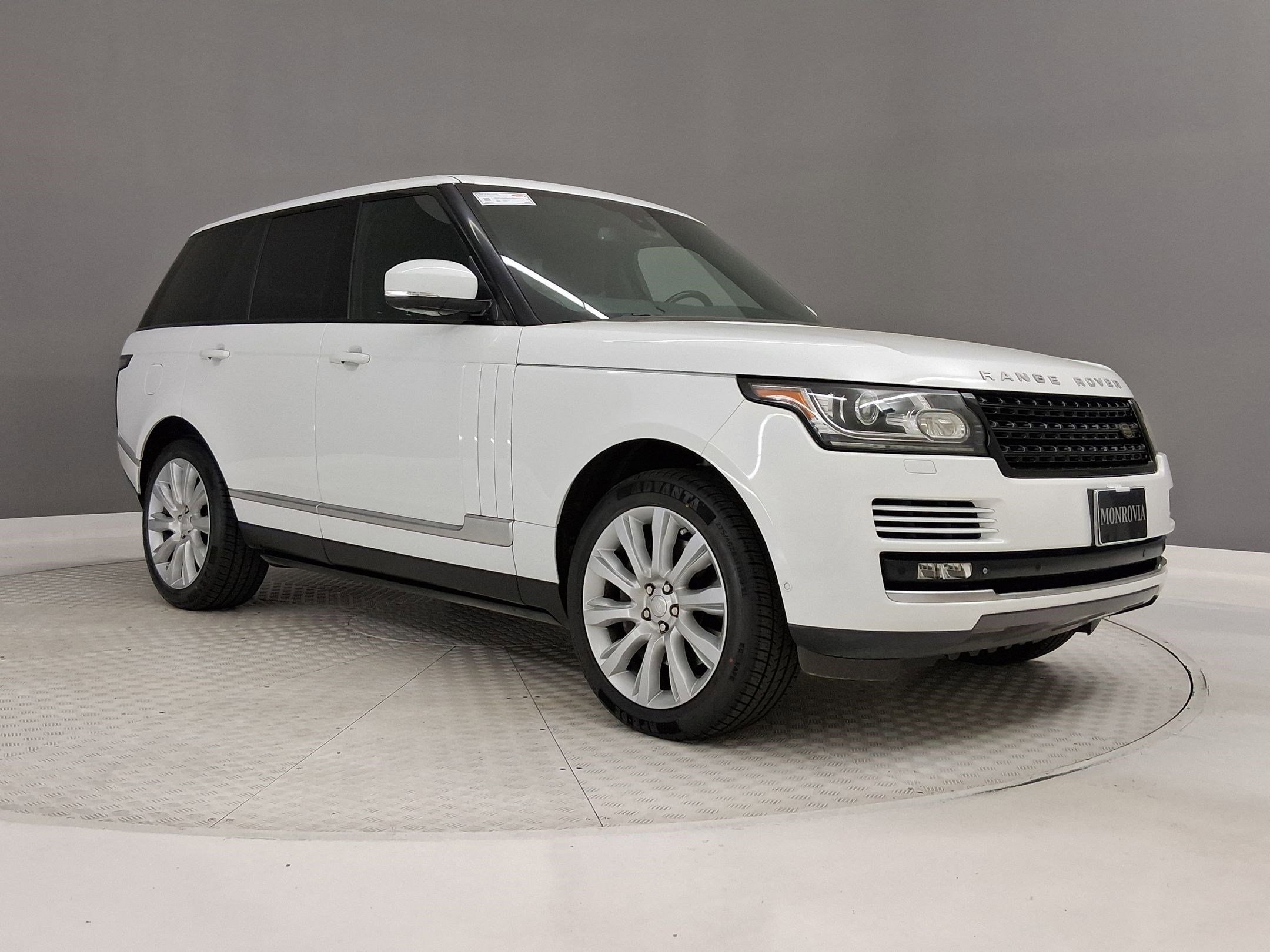 Used 2015 Land Rover Range Rover Supercharged image 5