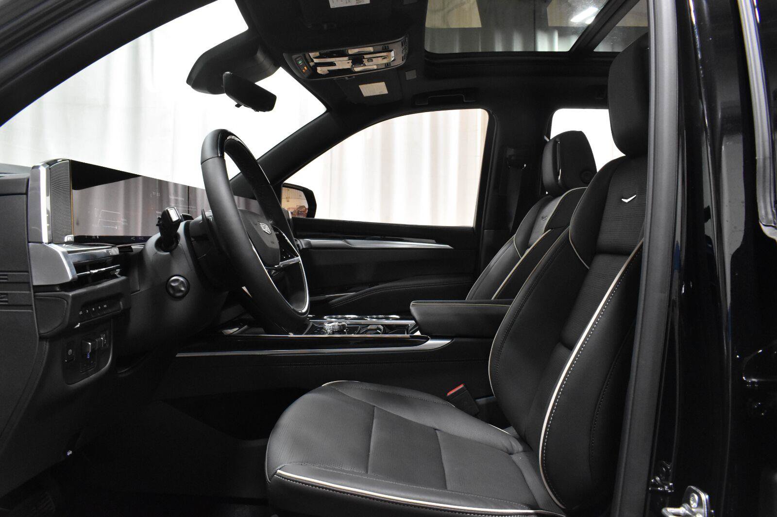 New 2026 Cadillac Escalade Sport AWD/4WD image 2