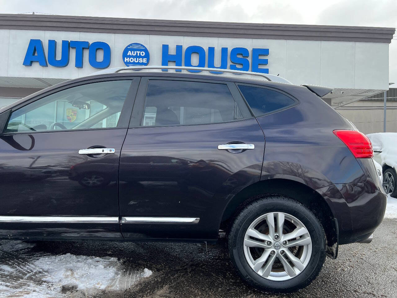 Used 2012 Nissan Rogue SV image 36