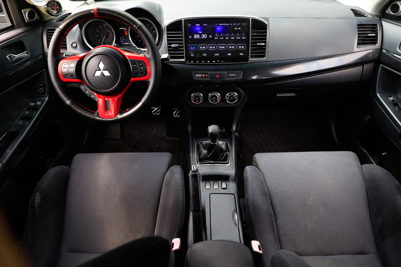 Used 2012 Mitsubishi Lancer Evolution GSR image 2