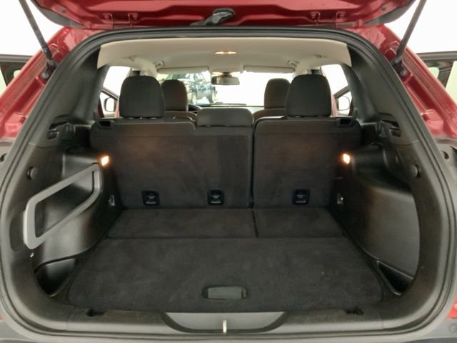 Used 2017 Jeep Cherokee Latitude FWD image 39