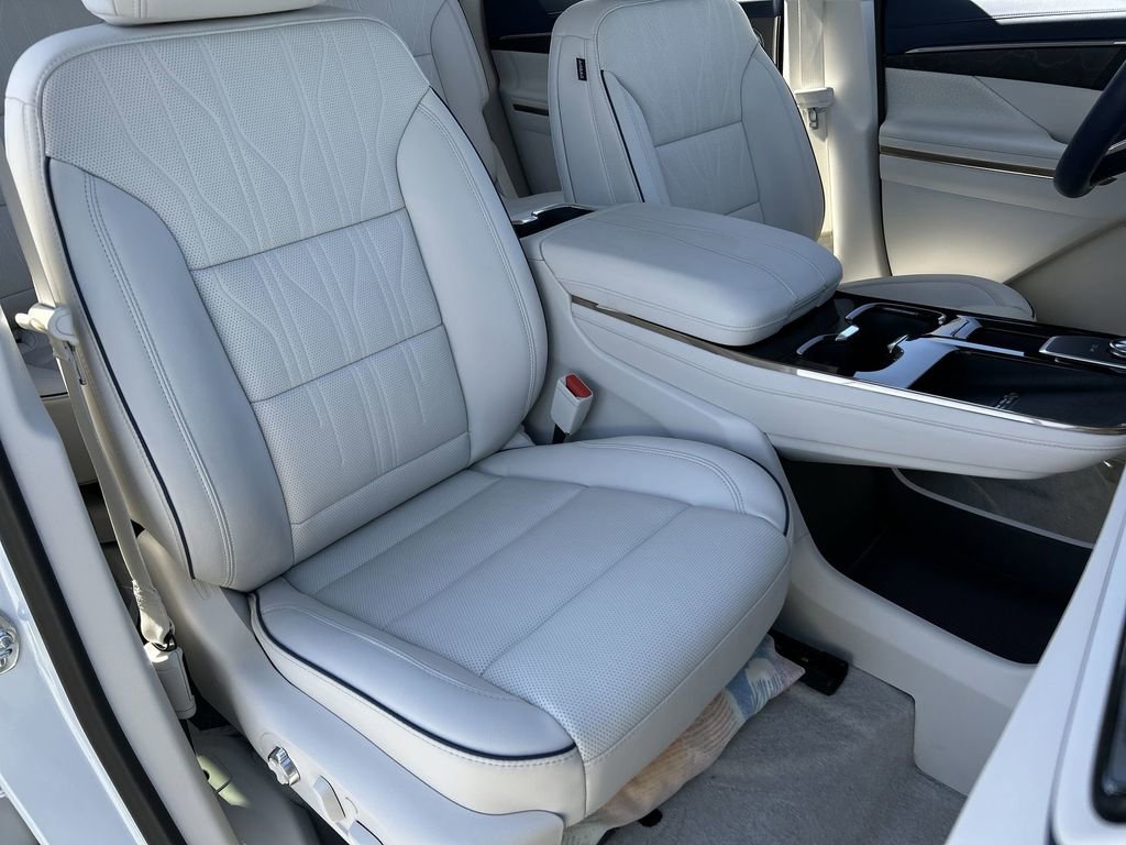 Used 2026 Buick Enclave Avenir w/ Super Cruise Package FWD image 29
