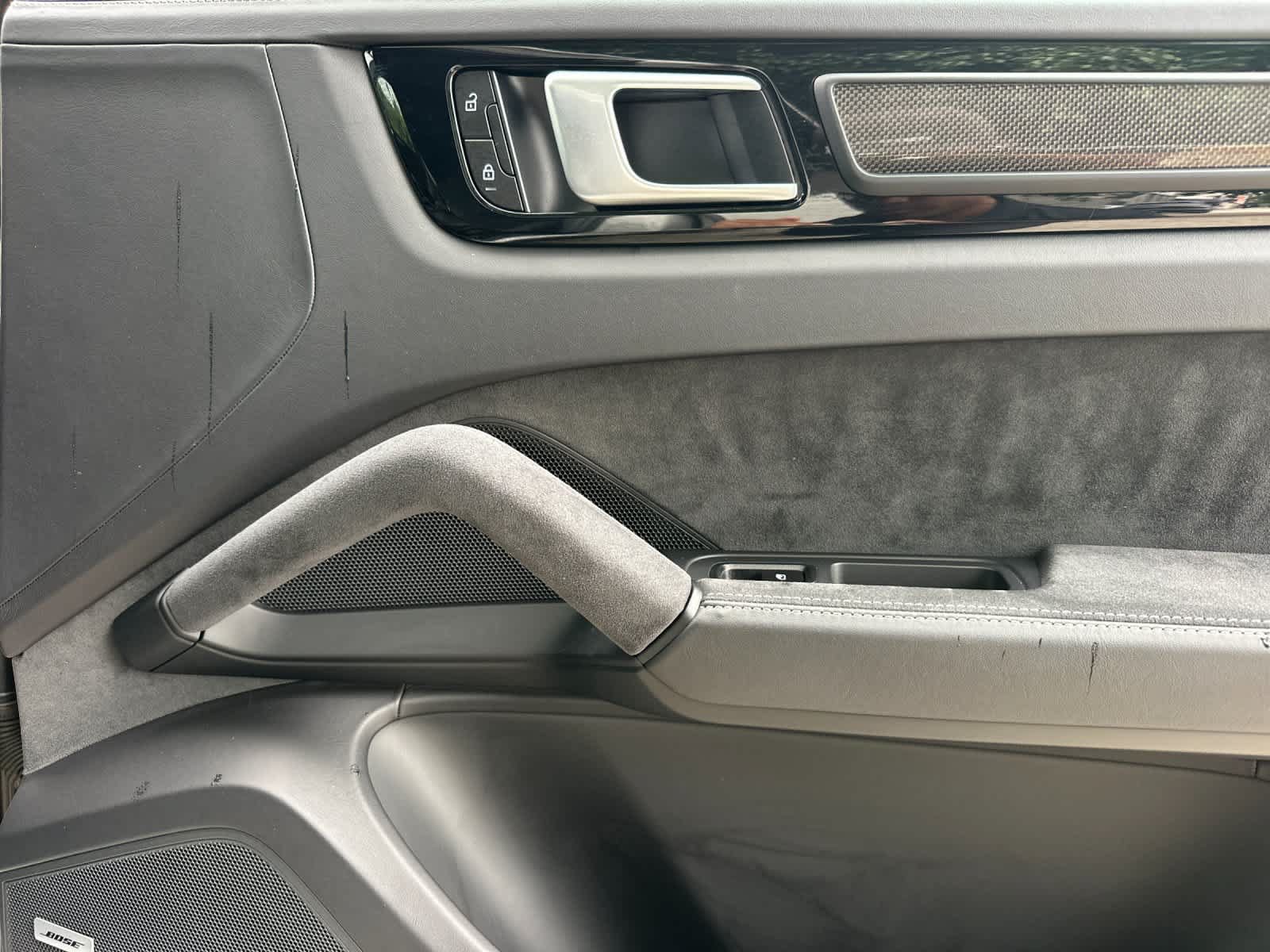 Certified 2022 Porsche Cayenne Turbo GT AWD/4WD image 18
