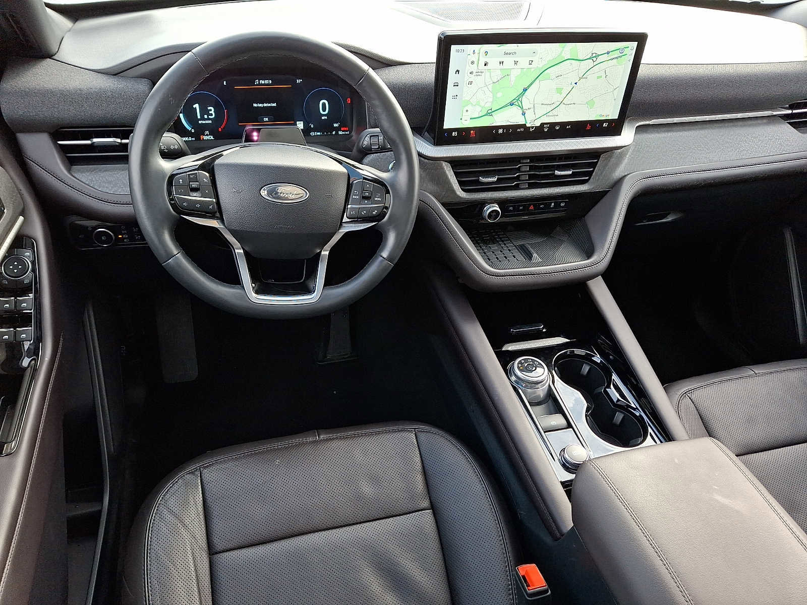 Certified 2025 Ford Explorer Platinum w/ LUX Leather Package image 11