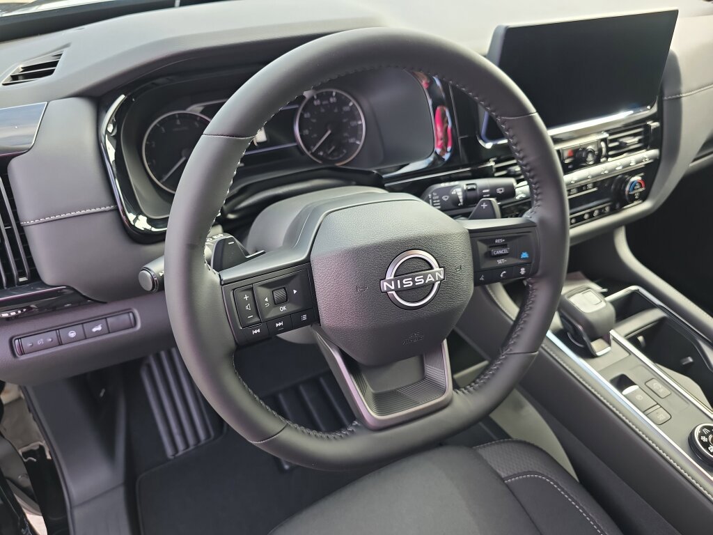 New 2026 Nissan Pathfinder SV image 7