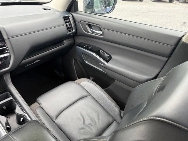 Certified 2025 Nissan Pathfinder SL AWD/4WD image 37