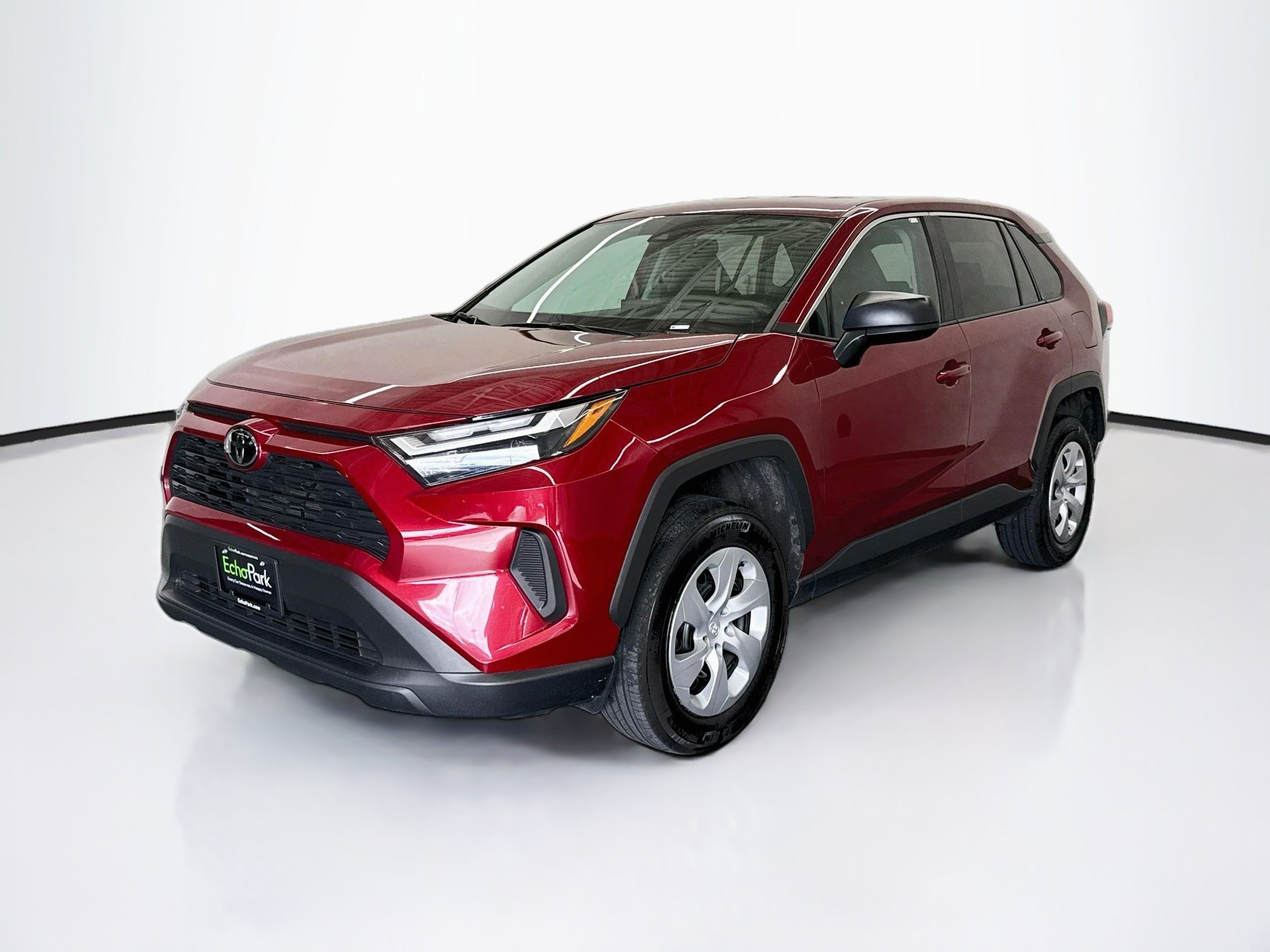 Used 2025 Toyota RAV4 LE AWD/4WD image 3