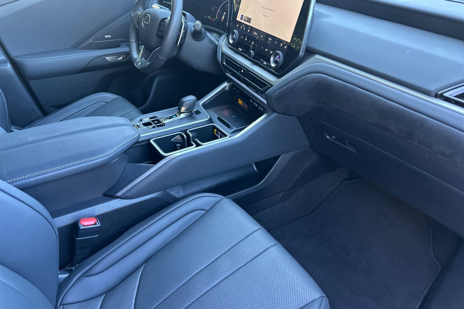 Certified 2025 Lexus TX 500h AWD w/ Technology Package image 21