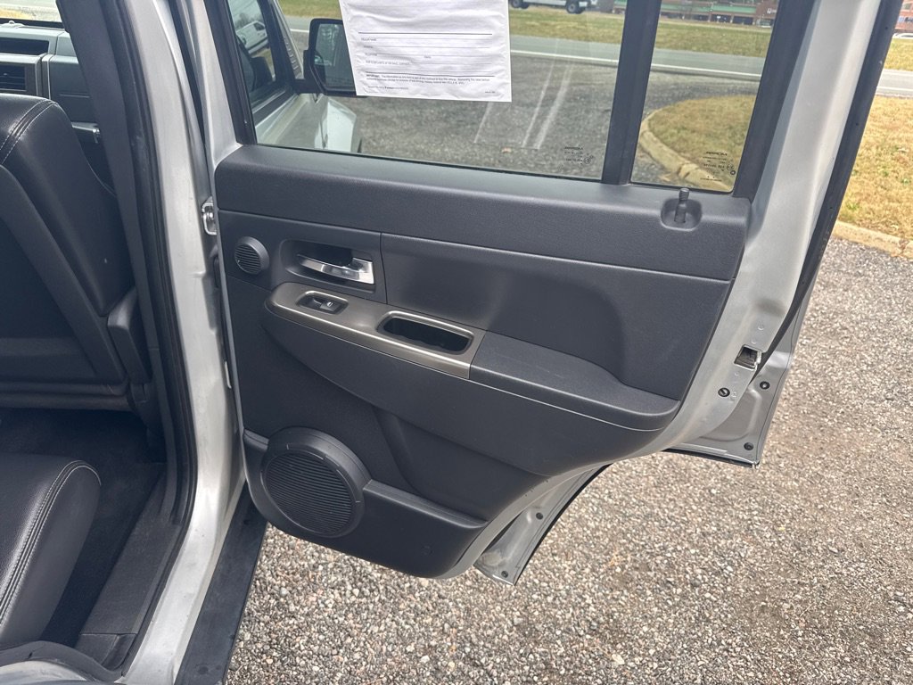 Used 2012 Jeep Liberty Limited Jet image 18