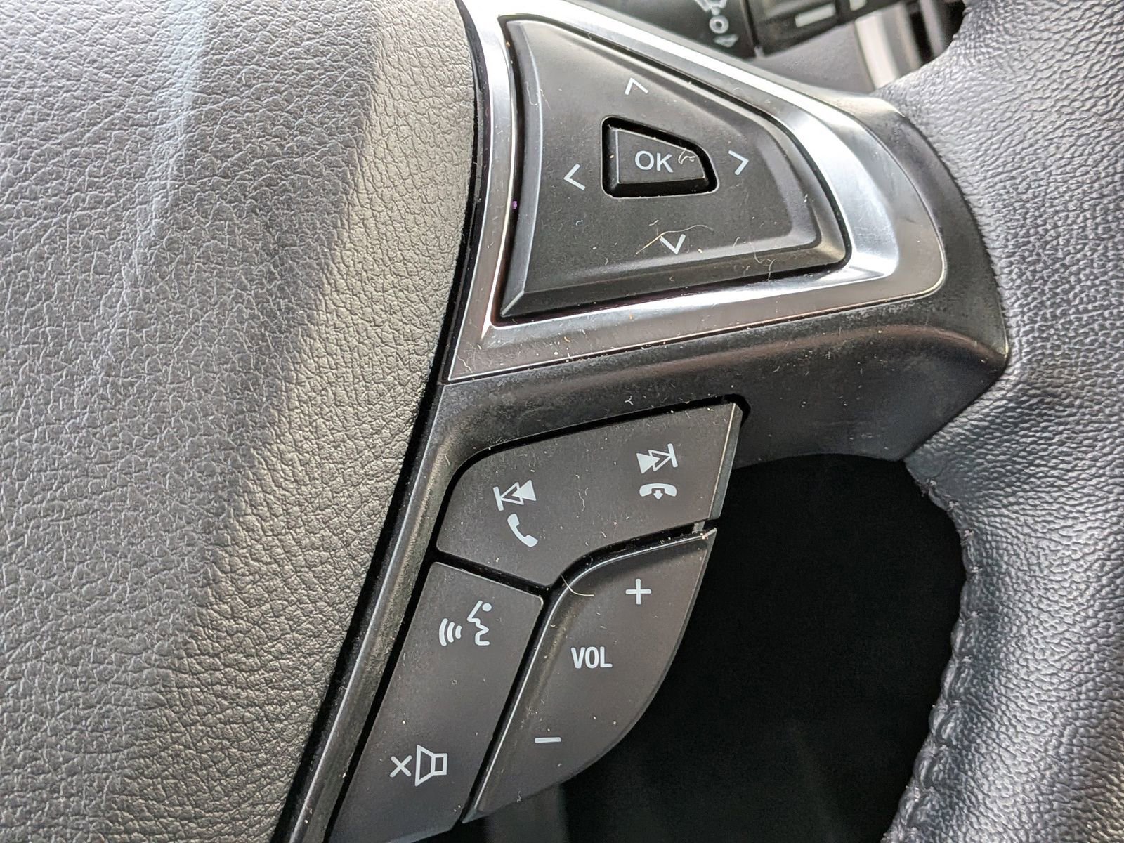 Certified 2024 Ford Edge SEL w/ Convenience Package AWD/4WD image 30