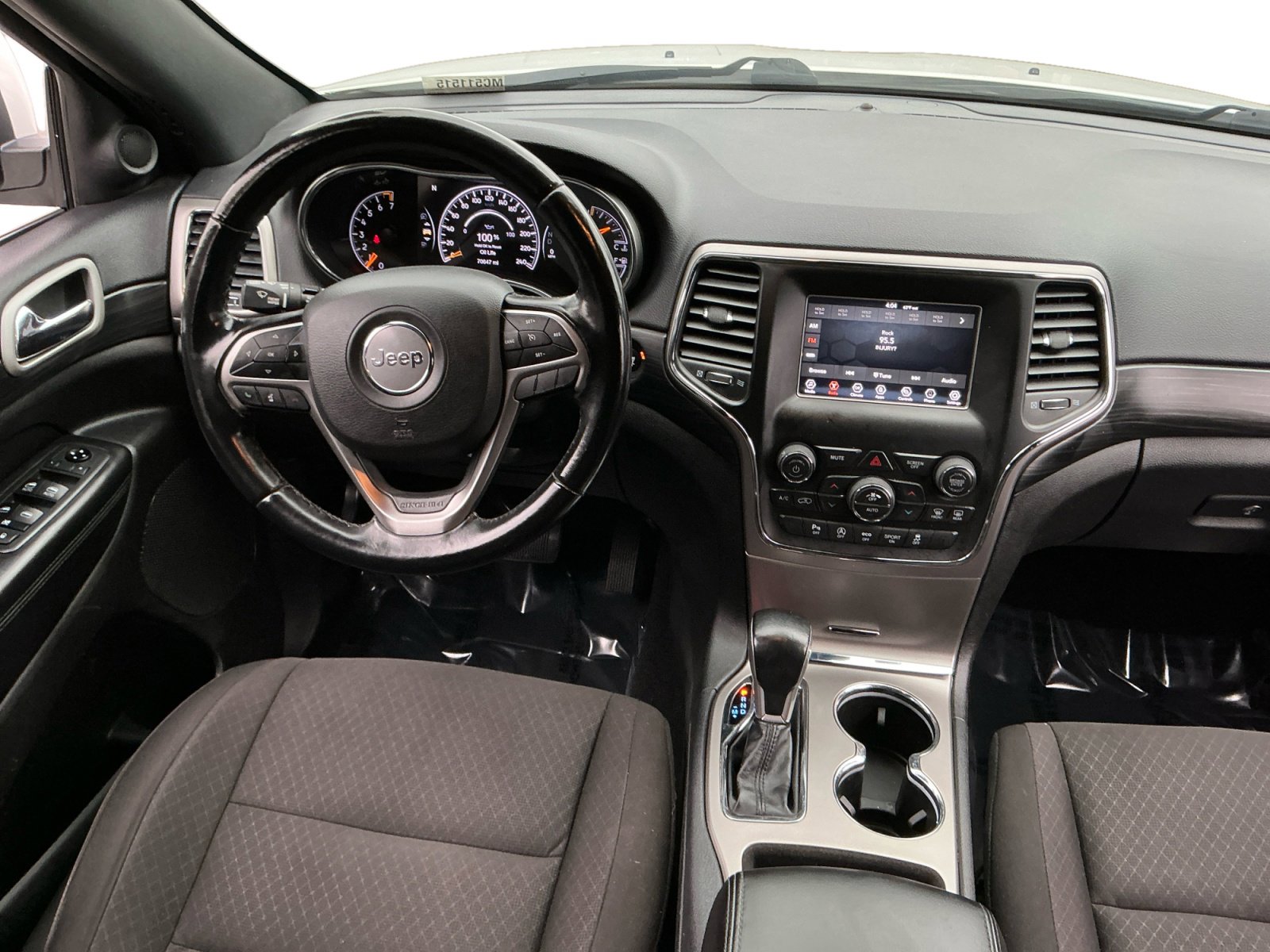 Used 2021 Jeep Grand Cherokee Laredo image 14