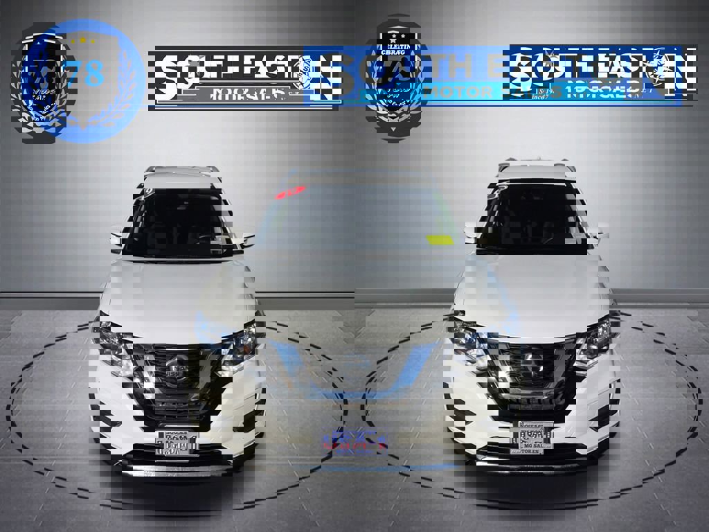 Used 2019 Nissan Rogue SV image 3