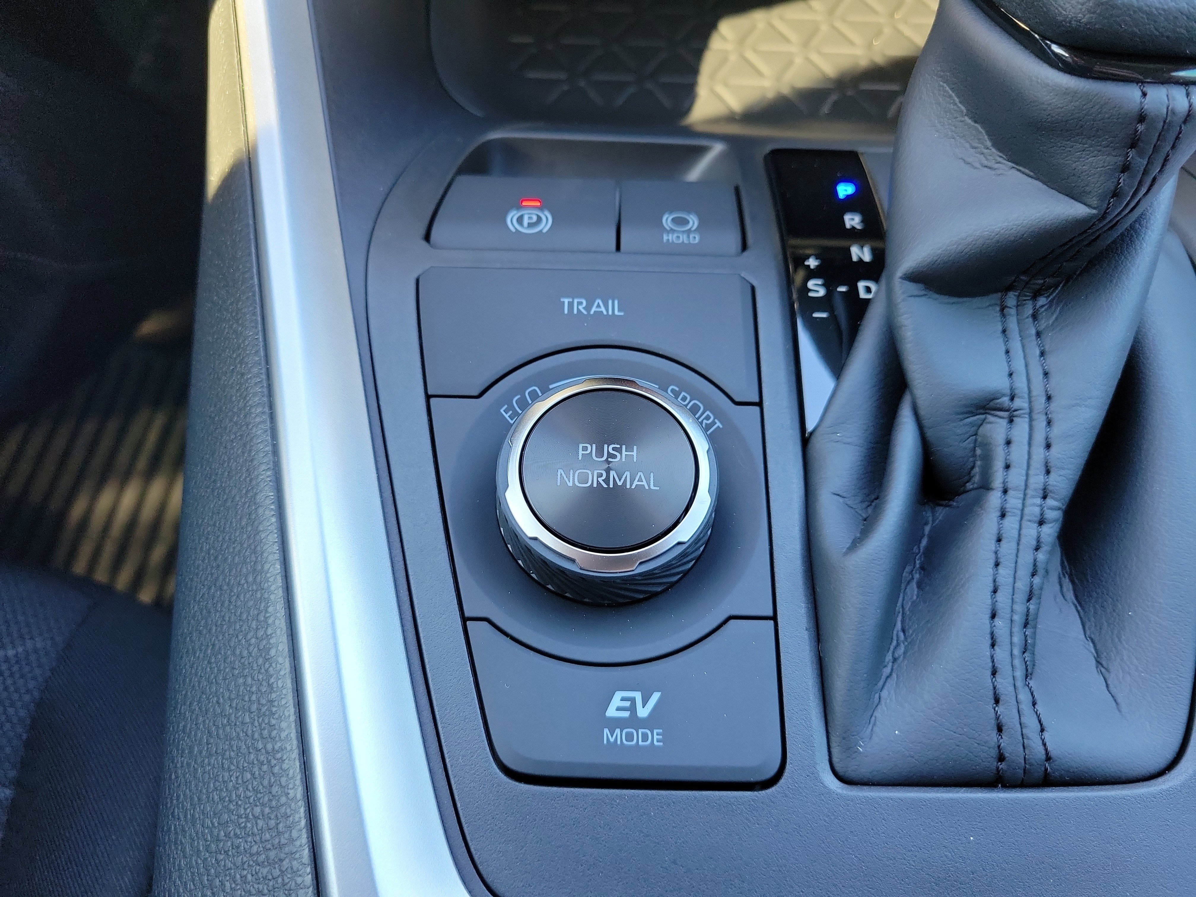 New 2025 Toyota RAV4 XLE w/ Convenience Package image 28