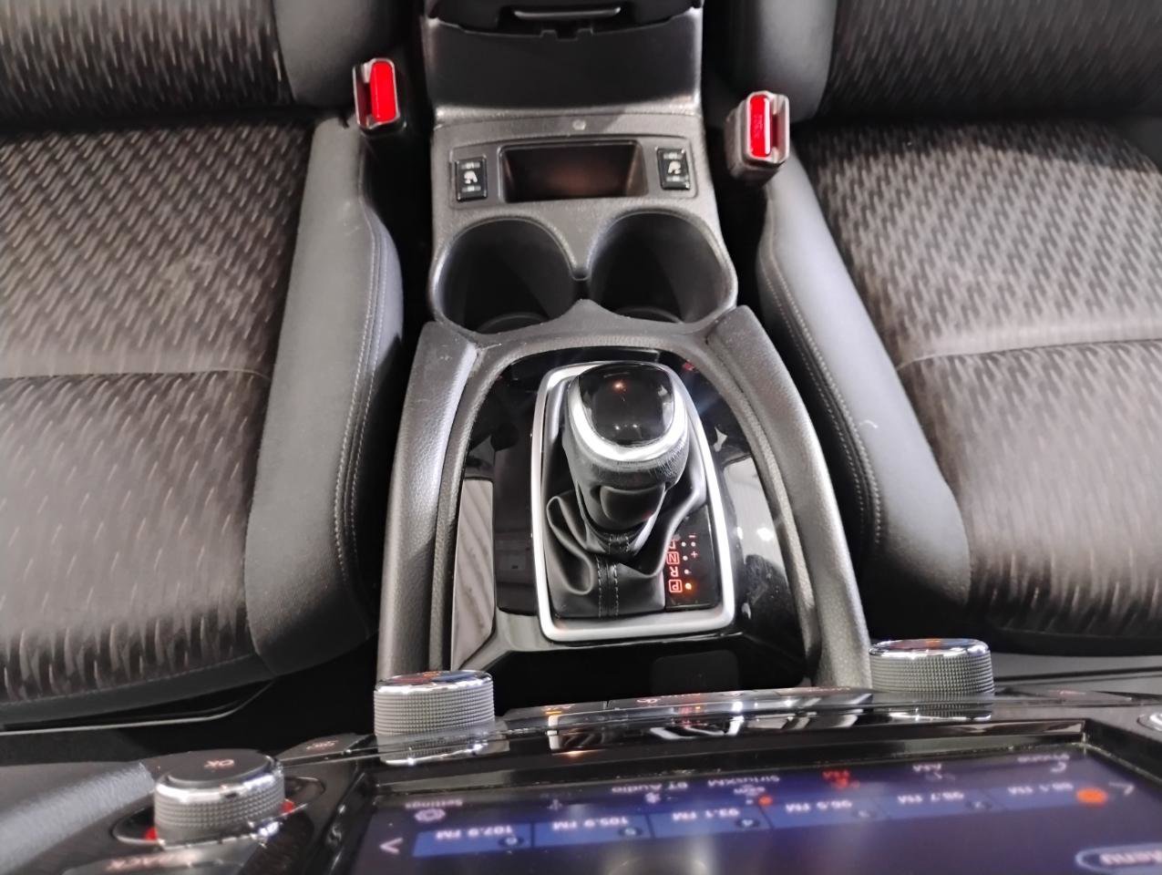 Used 2019 Nissan Rogue SV FWD image 57