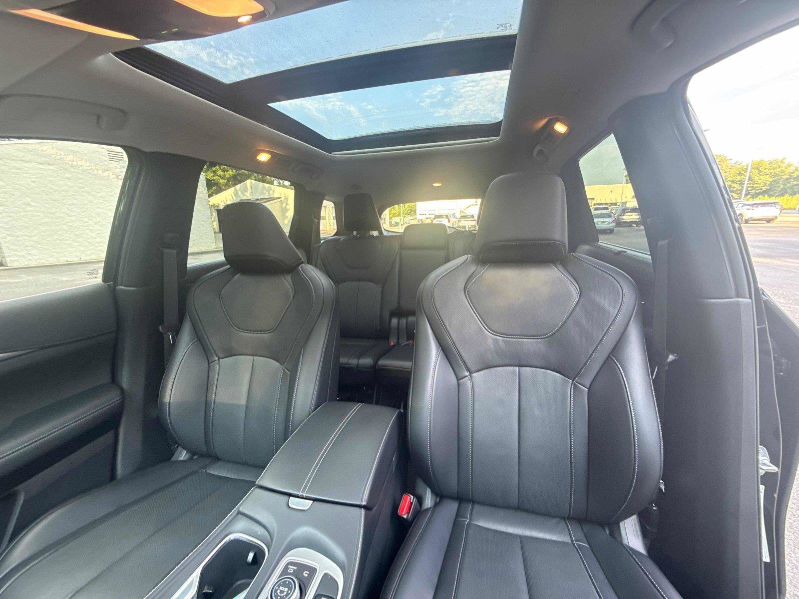 Used 2025 INFINITI QX60 Luxe FWD image 24