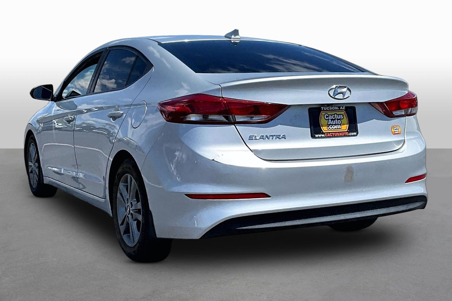 Used 2018 Hyundai Elantra SEL FWD image 5