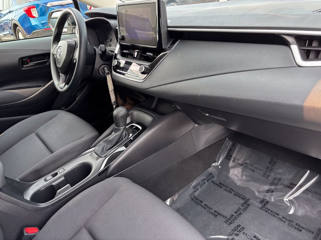Used 2025 Toyota Corolla LE FWD image 34
