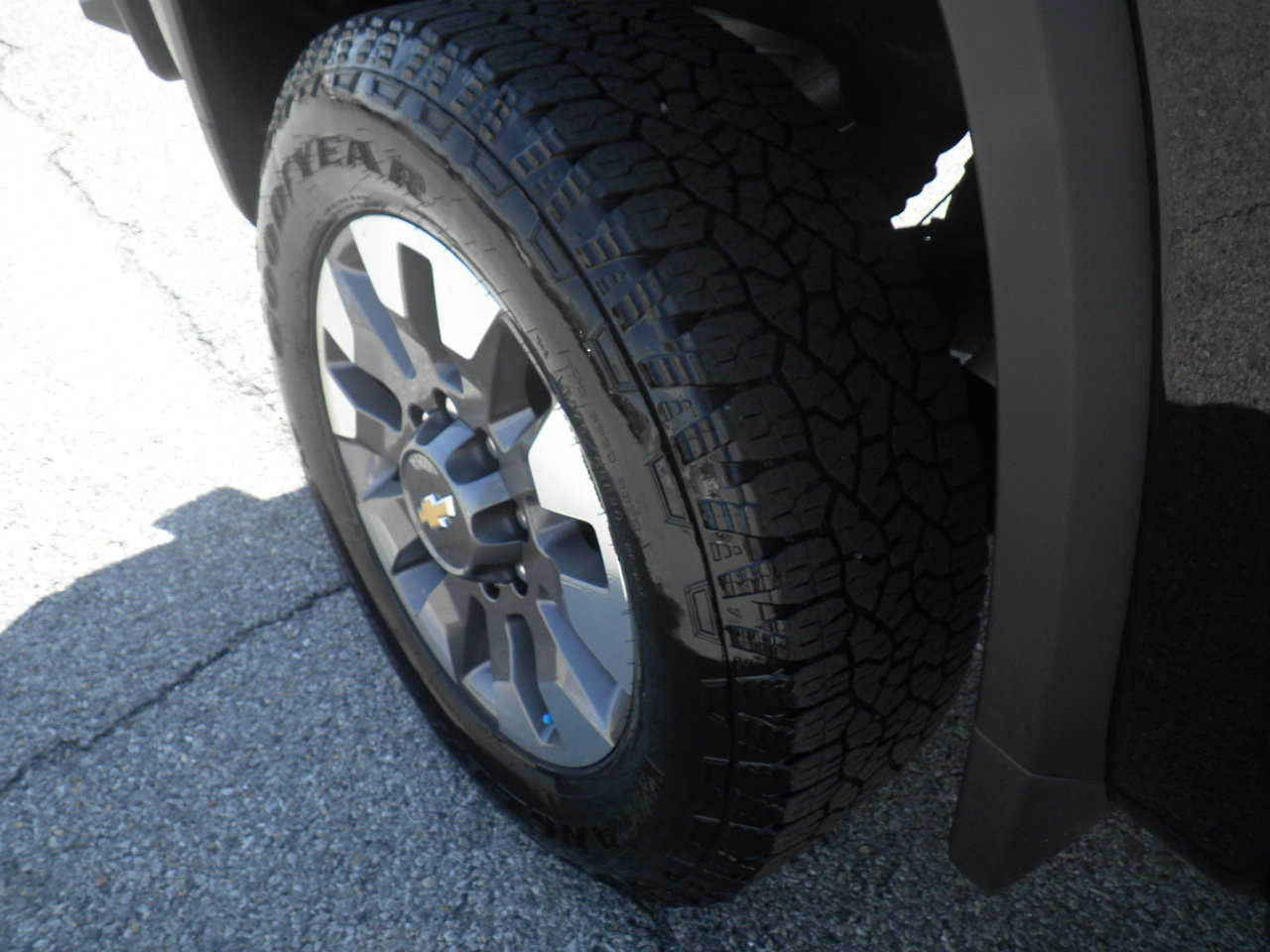 Used 2024 Chevrolet Silverado 2500 Custom w/ Custom Convenience Package image 11