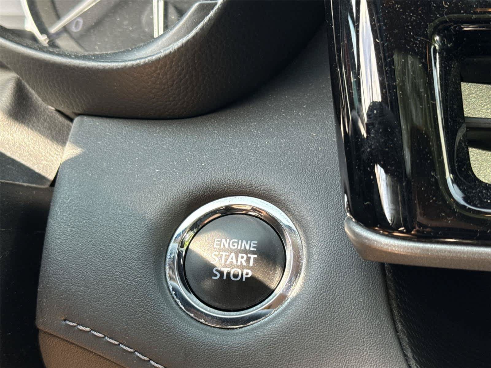 Used 2022 Toyota Highlander XLE AWD/4WD image 20