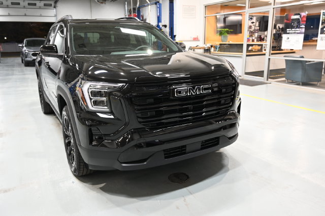 New 2027 GMC Terrain Elevation w/ Elevation Premium Package AWD/4WD image 3