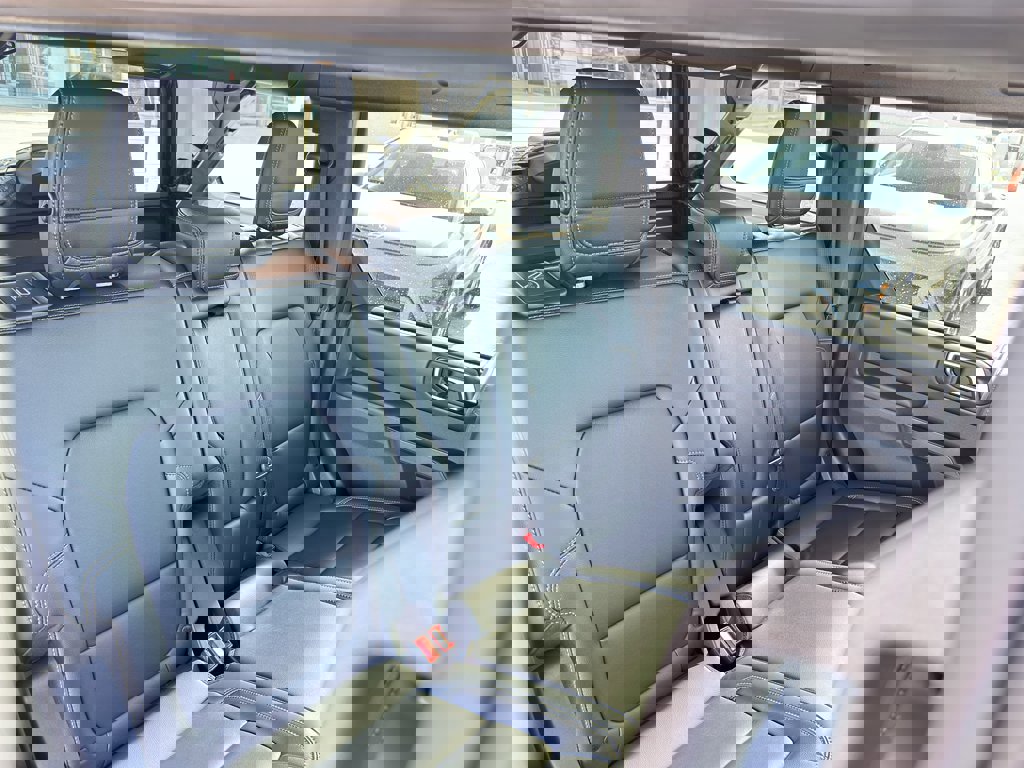 New 2025 Ford Bronco Badlands image 37