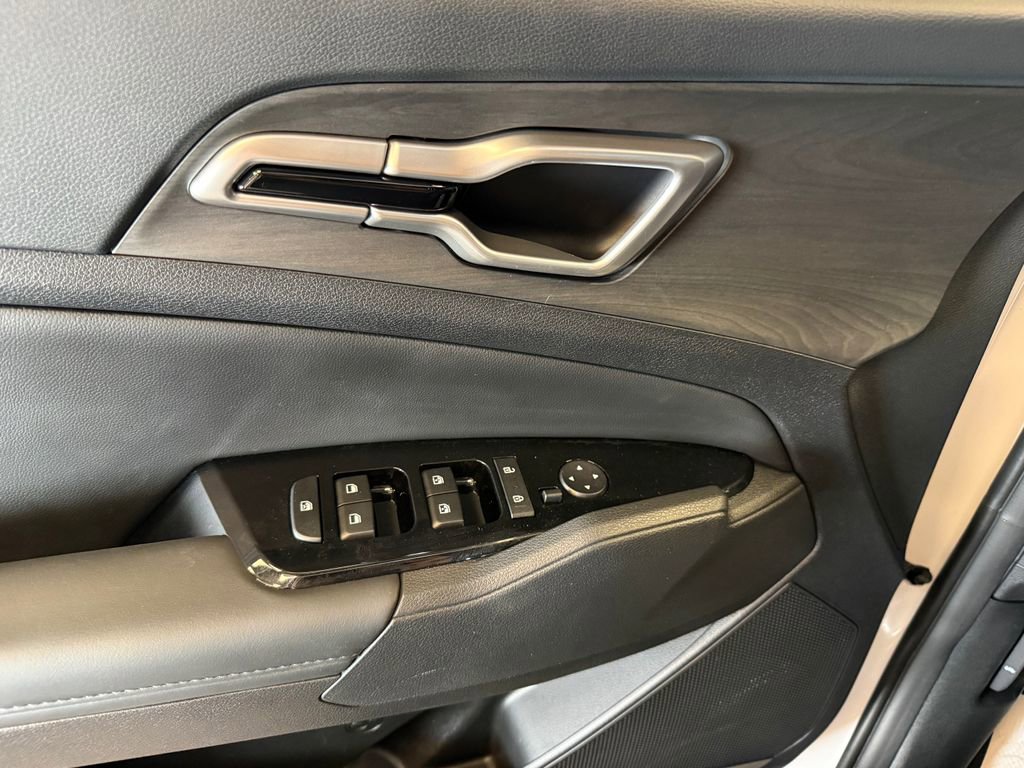 Used 2025 Kia Sportage X-Line w/ Premium Package image 20