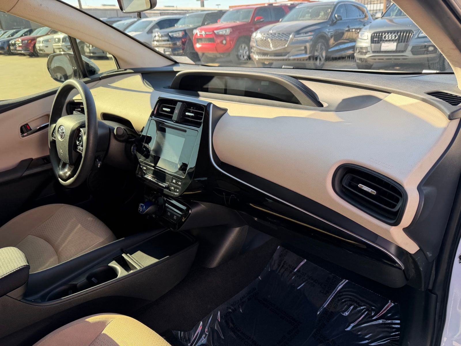 Used 2019 Toyota Prius LE image 17