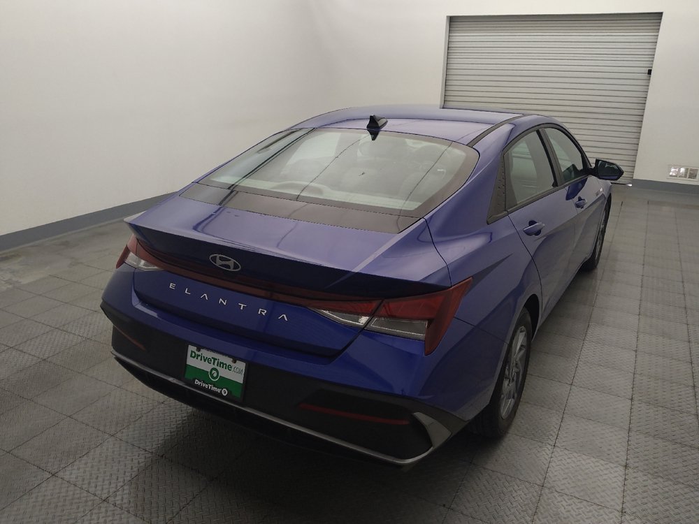 Used 2024 Hyundai Elantra SEL FWD image 7