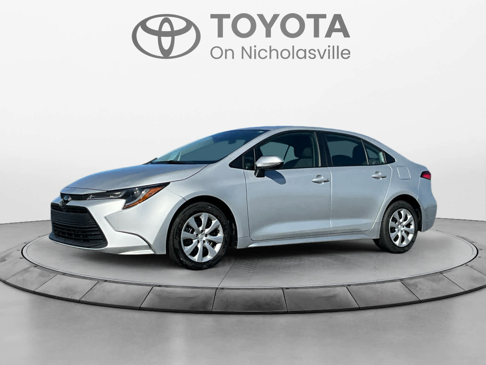 Used 2024 Toyota Corolla LE FWD image 1