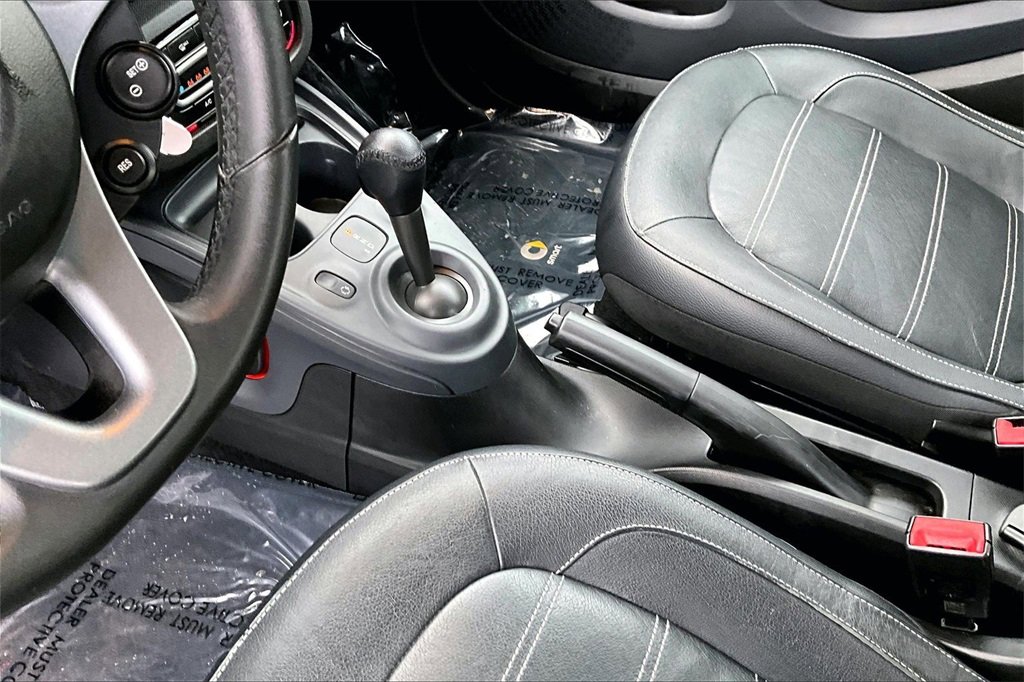 Used 2016 smart fortwo Prime image 16