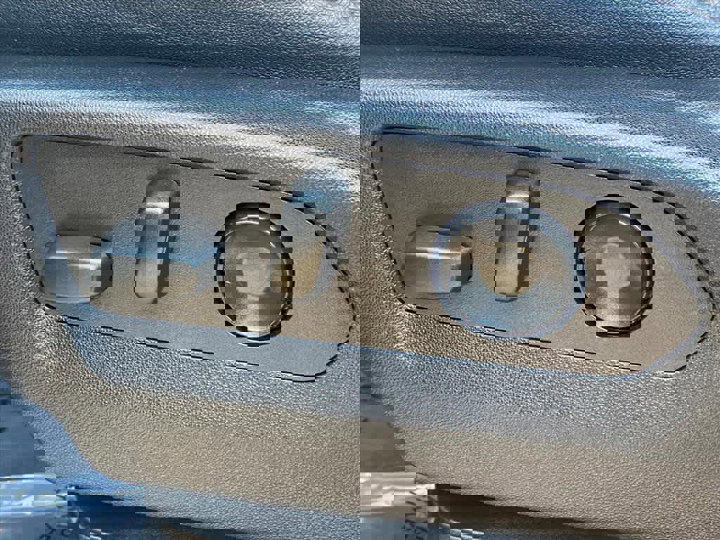 Used 2022 Chevrolet Suburban High Country image 15