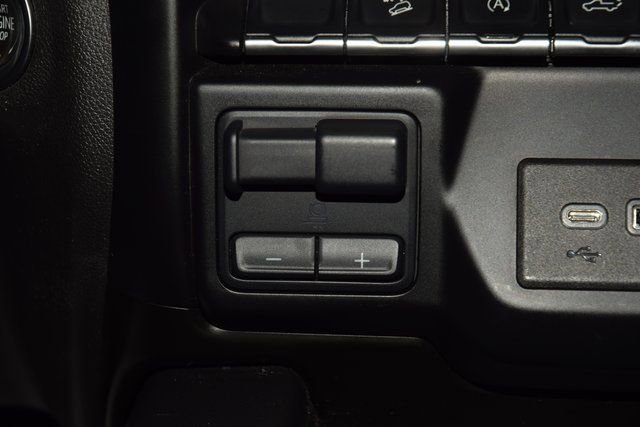 Used 2021 GMC Sierra 1500 SLT w/ SLT Premium Package AWD/4WD image 34