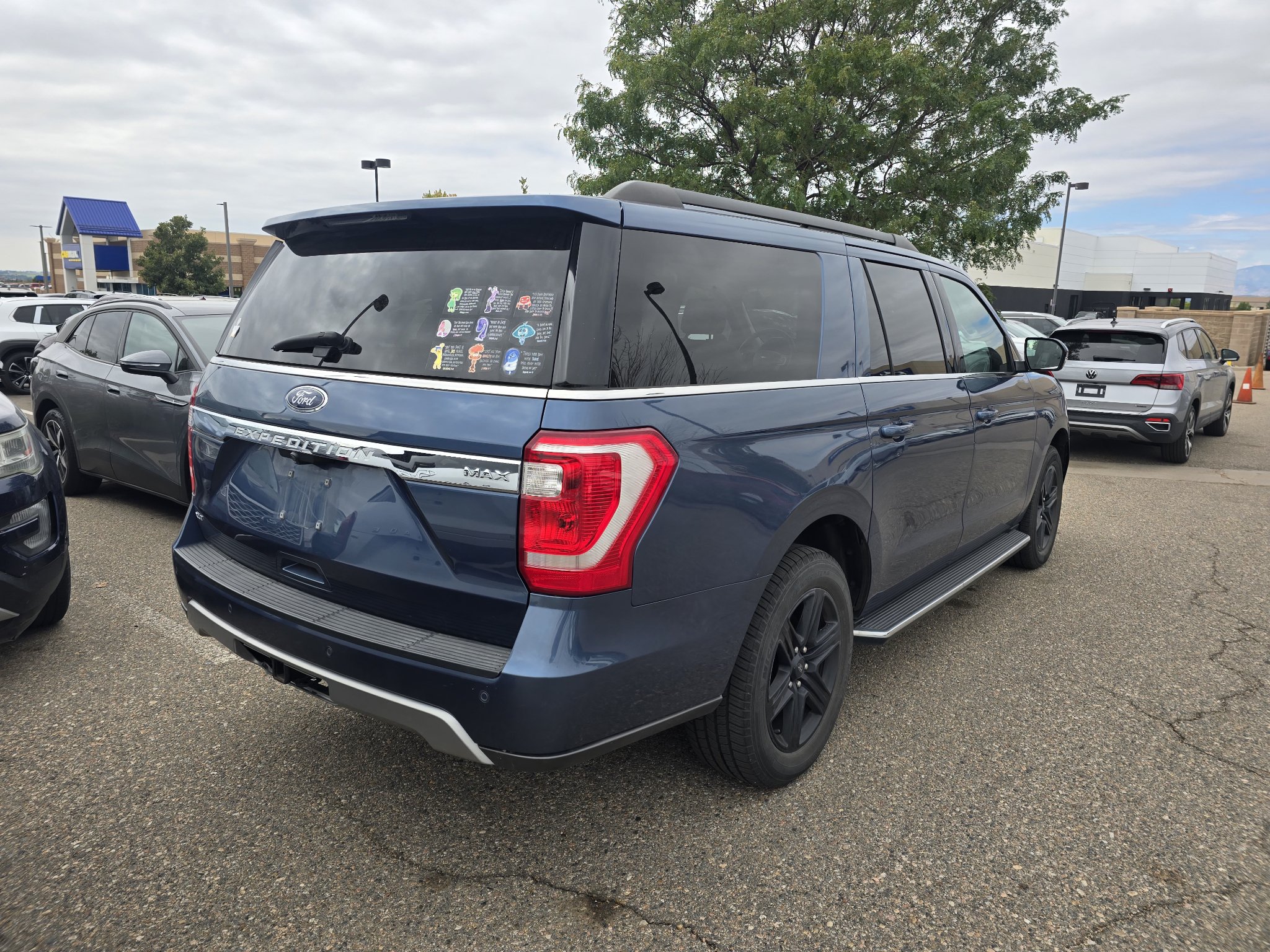 Used 2020 Ford Expedition Max XLT w/ Equipment Group 202A AWD/4WD image 17